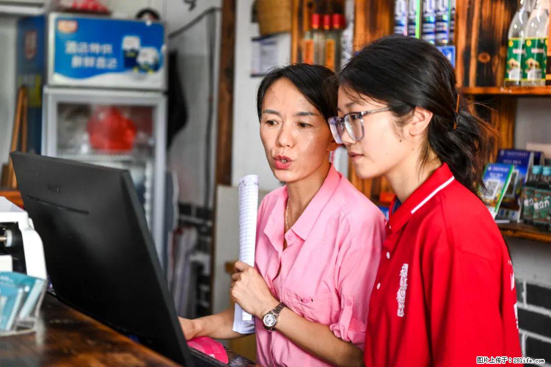 全网追的“扁担女孩”,找了一份暑假工,时薪12元 - 吐鲁番生活资讯 - 吐鲁番28生活网 tlf.28life.com